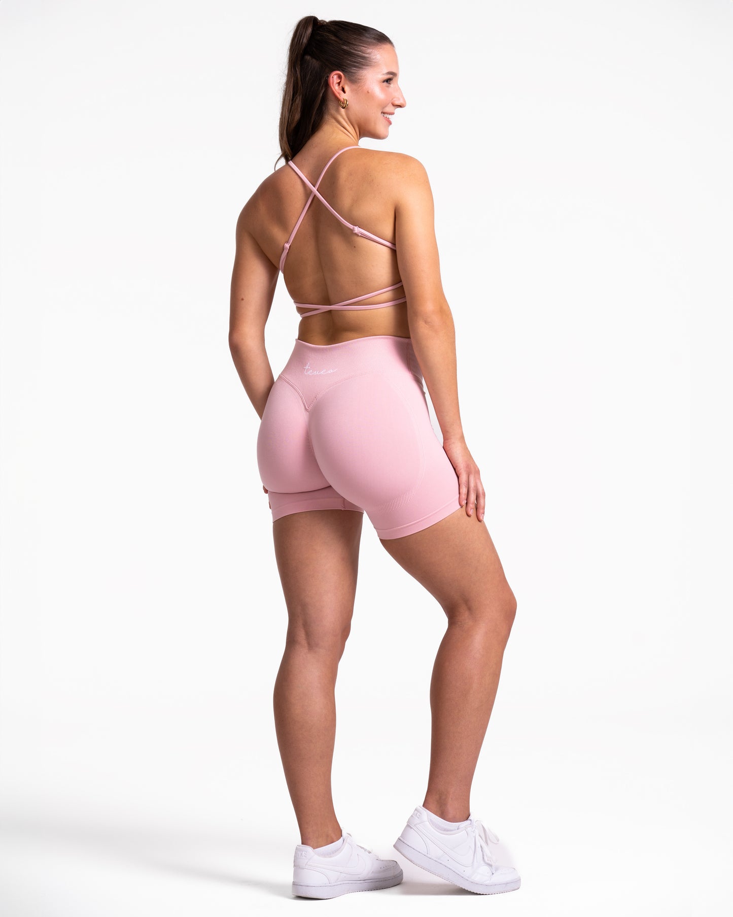 Fearless V-Shape Covert Scrunch Short "Rosa"