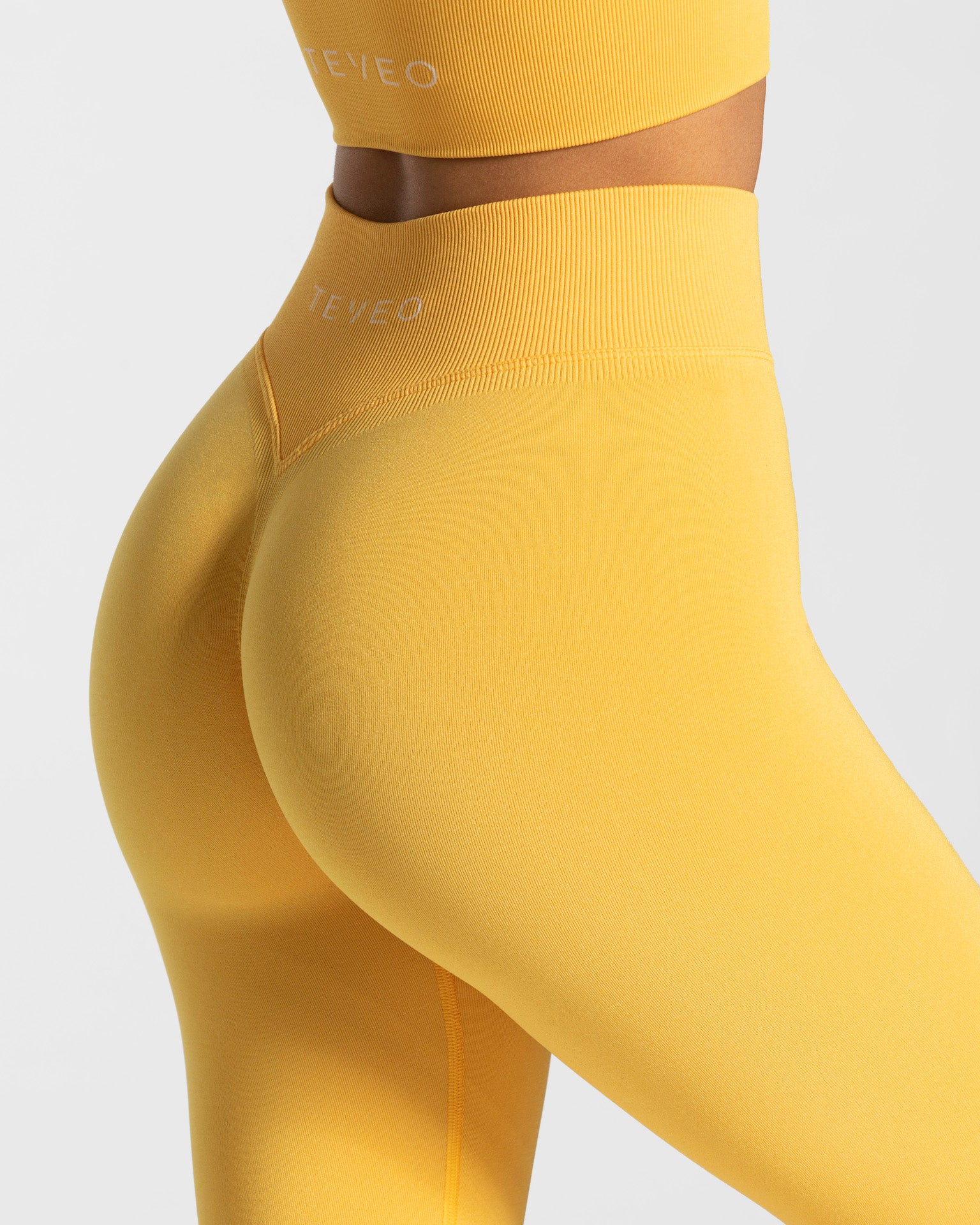 Statement Scrunch Short Gelb – TEVEO Official Store